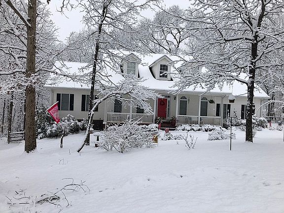 3rd image of 161 Tall Oaks Dr
