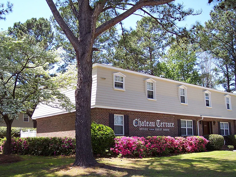 Chateau Terrace — Photo 10