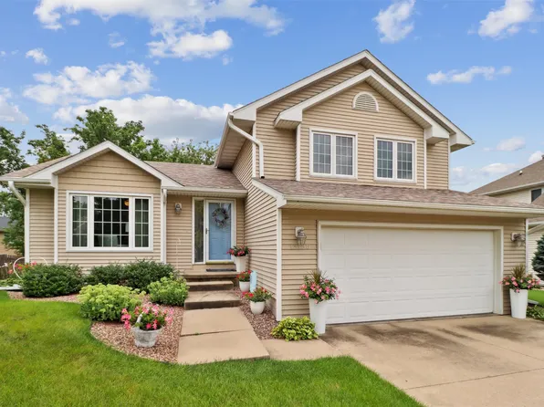 15158 Hawthorn Dr, Clive, IA 50325