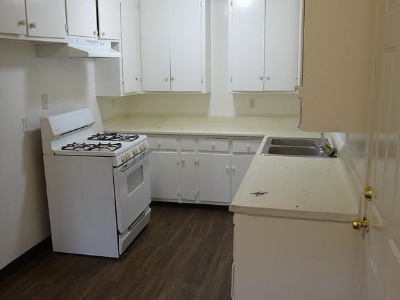 3rd image of 509 Grand Ave