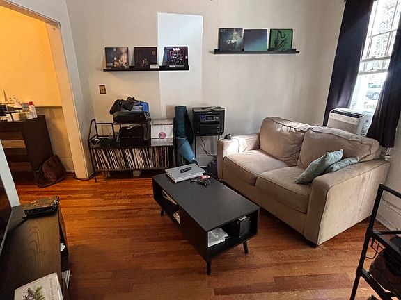 3rd image of 306 NE 6th St APT 40