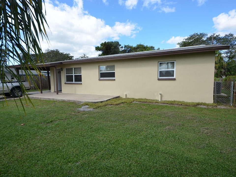 1st image of 1930 Oakwood Dr
