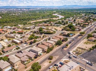 1623 Corte Del Sol NW, Albuquerque, NM 87105