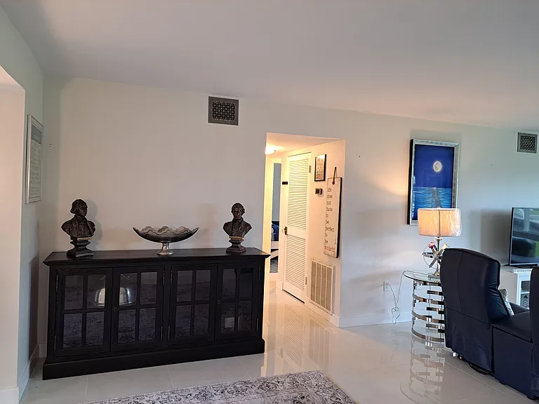 1 Colony Point Dr — Photo 25