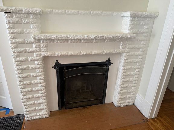 2nd image of 2210 Capitol Ave #3