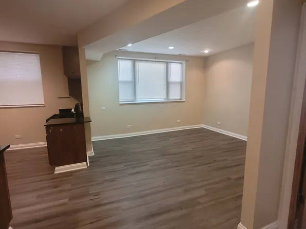 3439 W Belle Plaine Ave #G, Chicago, IL 60618