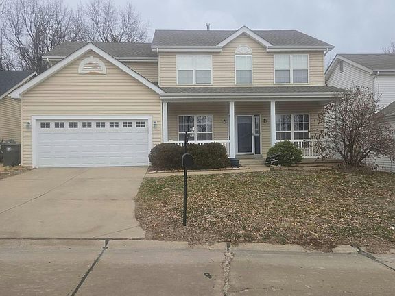 3rd image of 197 Roxbury Dr