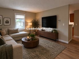 143 Washington Cir, Woburn, MA
