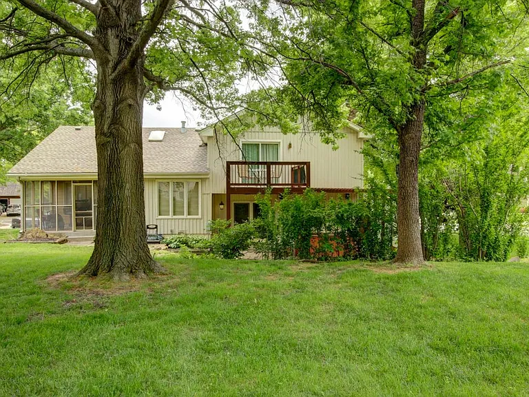 11805 Rosehill Rd — Photo 27