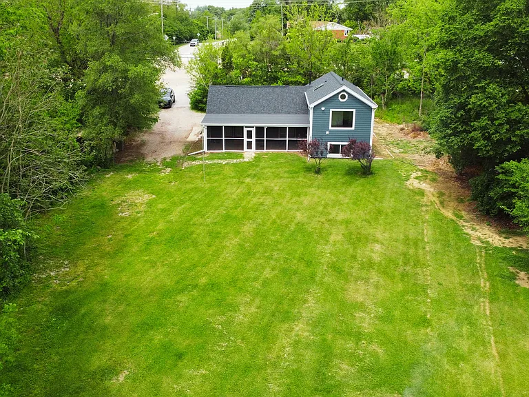 8365 W Lincoln Hwy — Photo 2