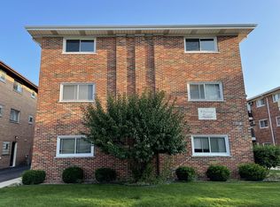 6131 W 64th Pl APT 3A, Chicago, IL 60638