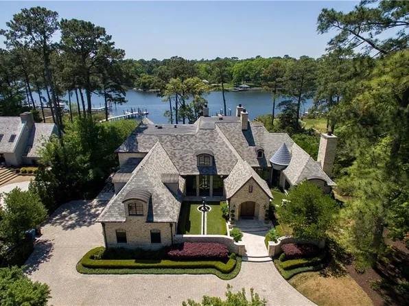 465 Goodspeed Rd, Virginia Beach, VA 23451