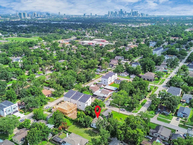 7004 Conley St — Photo 32