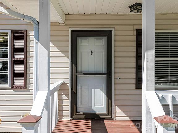 3rd image of 51 Kay Thomas Dr