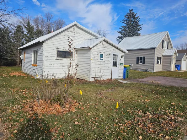 909 W Main St, Pipestone, MN 56164