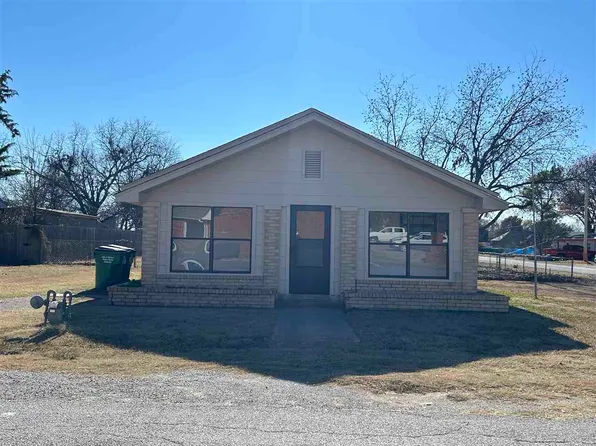 602 E Indiana St, Walters, OK 73572