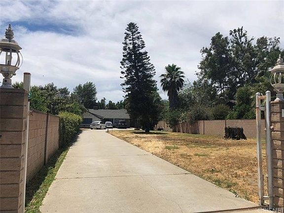 2nd image of 9249 Aqueduct Ave