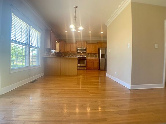 5th image of 3700 Meadow Knoll Ct