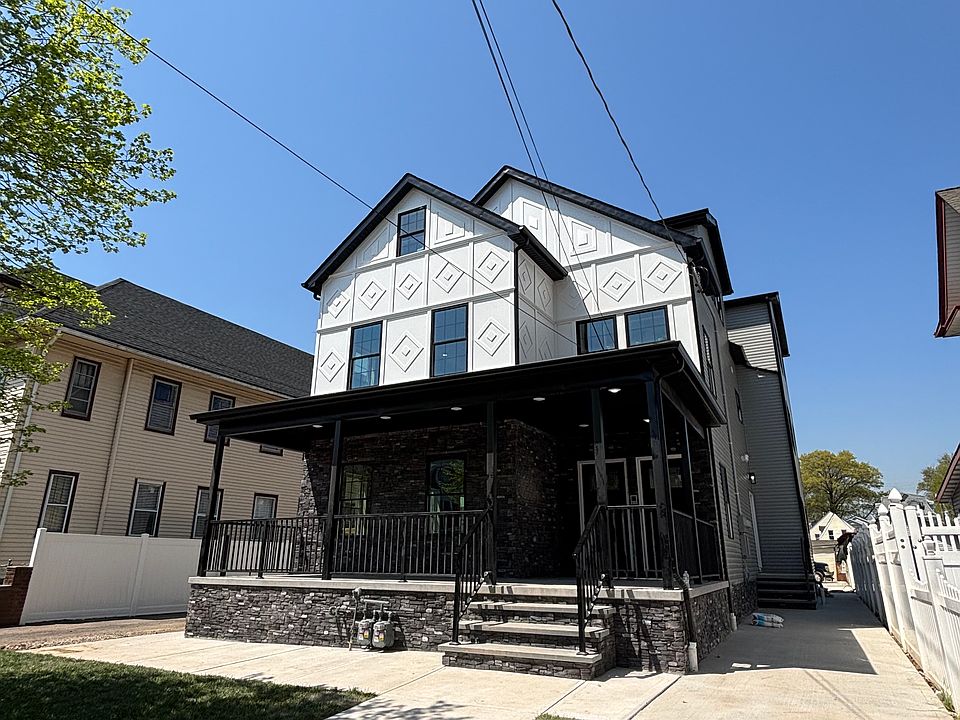 1st image of 528-530 Jefferson Ave #1