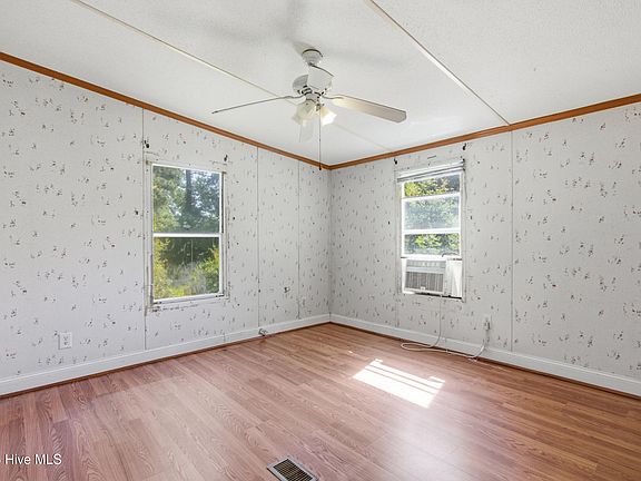 5th image of 165 High School Road