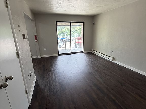3rd image of 306 Harvey Ave APT 6
