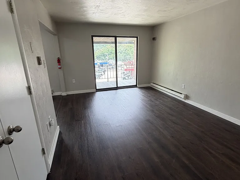306 Harvey Ave #4 — Photo 9