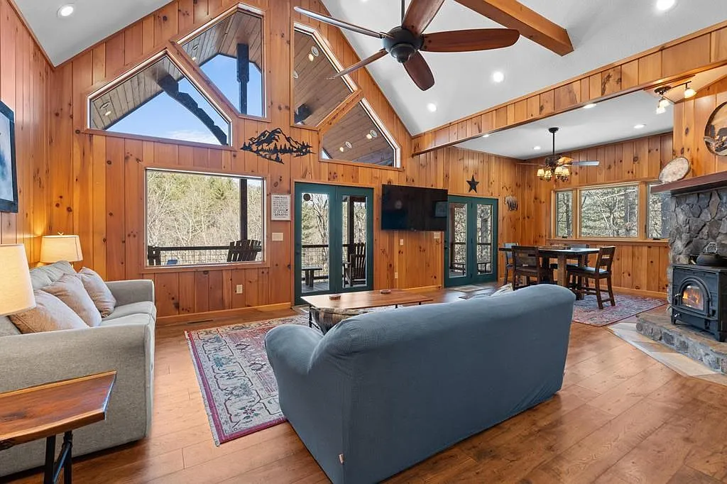 3 bed, 4.5 bath, $2,630 — Photo 3