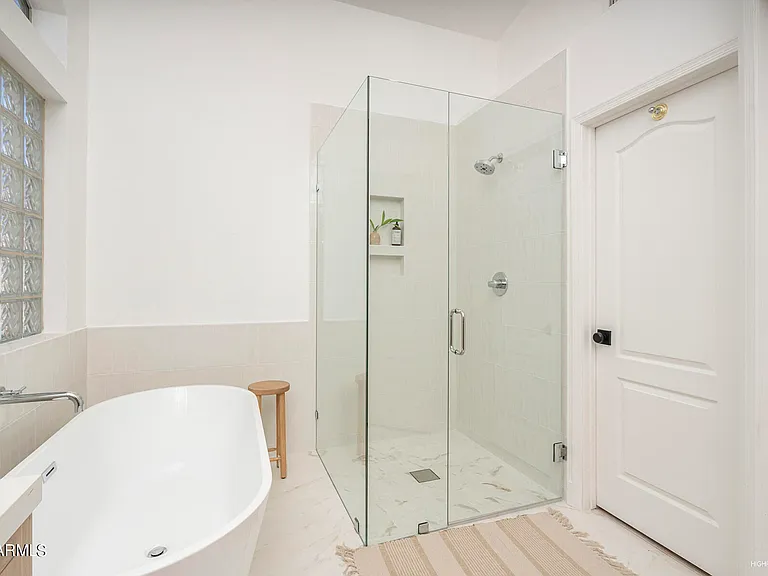4707 E Robin Ln — Photo 12