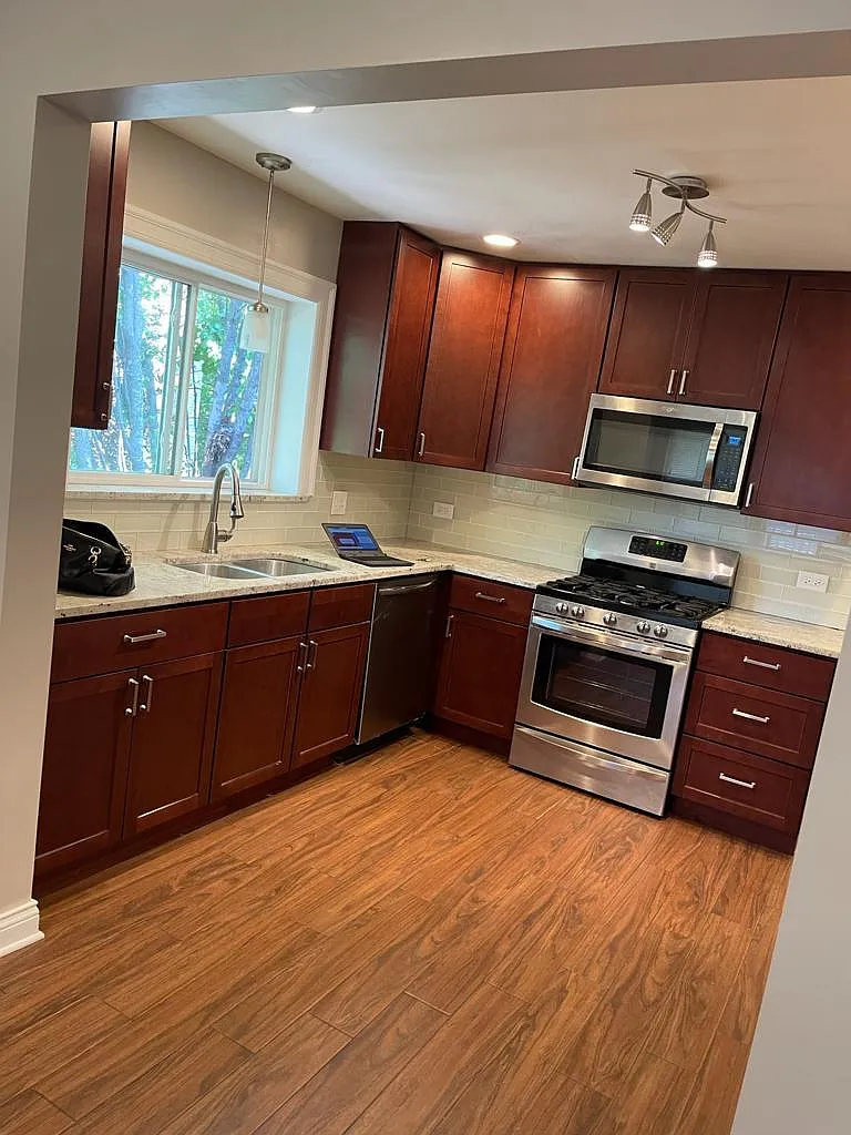 3 bed, 1.5 bath, 1450 sqft, $2,800 — Photo 1