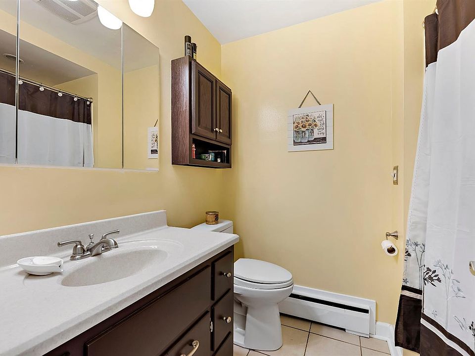 2nd image of 3630 43rd St
