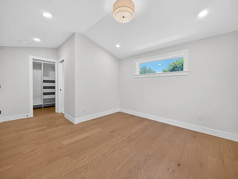 5237 37th Ave NE #B — Photo 13