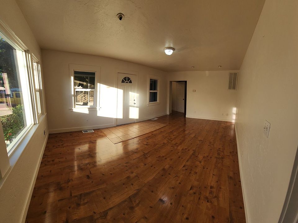 Capistrano 5401,5399, 5397, 5395 54015399 Capistrano Ave Atascadero