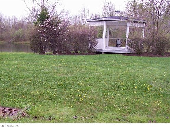 3rd image of 33900 View Point Dr