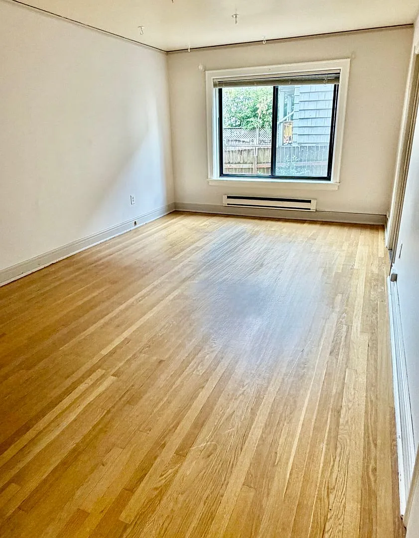 Davison Apartments — Photo 2