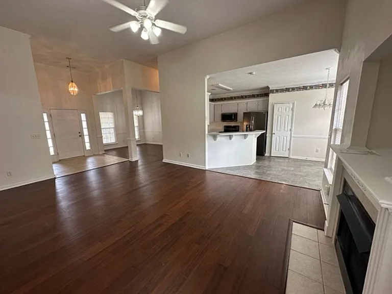 701 Spalding Ct — Photo 4