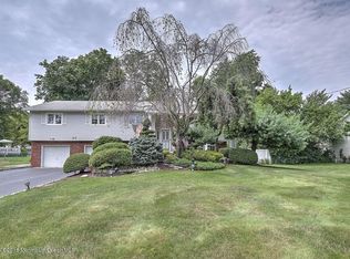 27 Willow Grove Way, Manalapan, NJ 07726