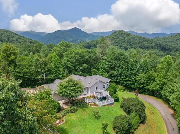 304 Indian Trl, Franklin, NC 28734
