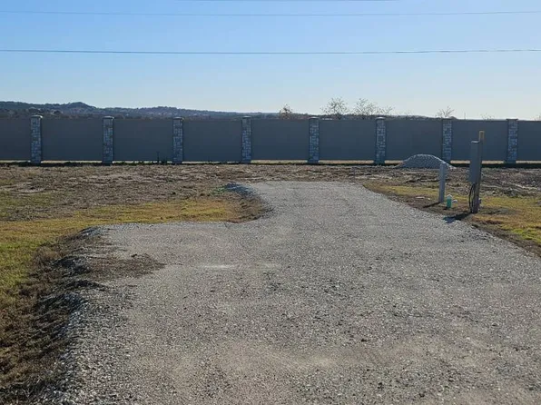 203 Arch Ray Loop #203, Fredericksburg, TX 78624