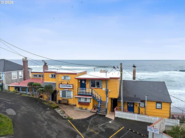 3521 SW Anchor Ave #2, Lincoln City, OR 97367