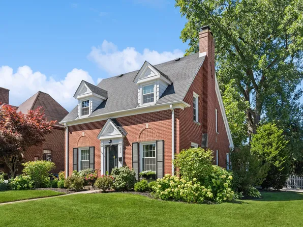 298 Dickens St, Northfield, IL 60093