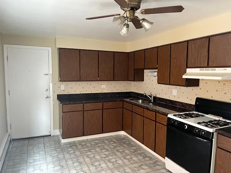 5207 N Reserve Ave #2E — Photo 10