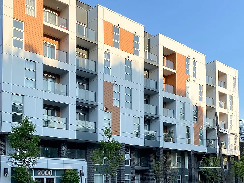 2000 Bathurst St #606