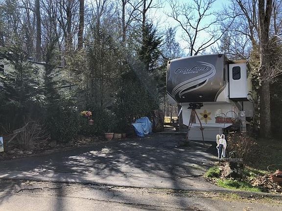 3rd image of 4229 E Parkway Lot 37