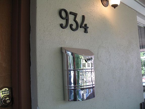 4th image of 934 E Hollywood Ave