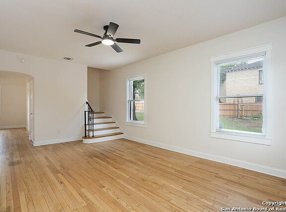 4th image of 633 Donaldson Ave