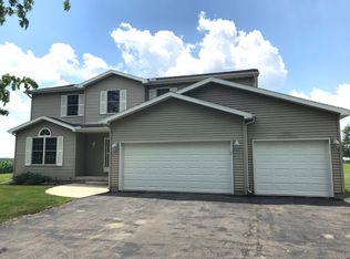 405 S 5th St, Wapella, IL 61777