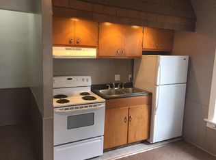210 S Market St APT 3, Winamac, IN 46996