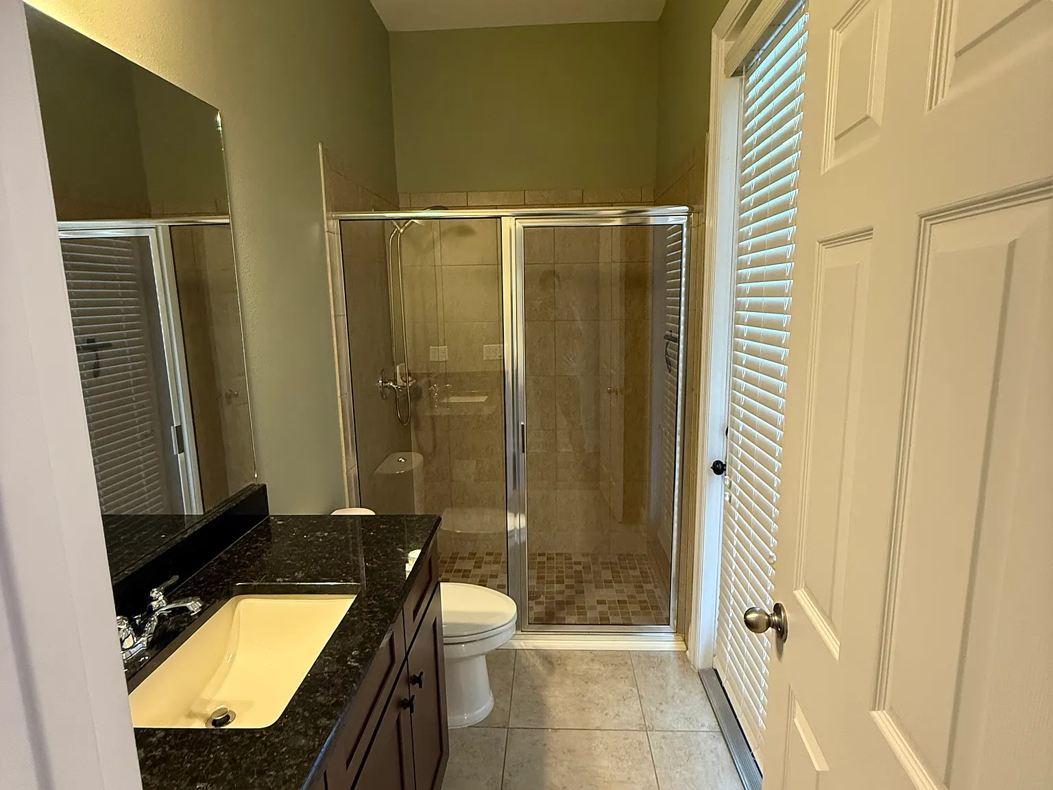4 bed, 3306 sqft, $4,000 — Photo 2