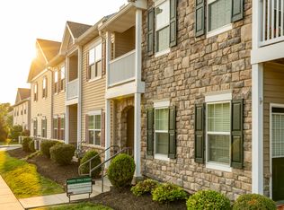 615 Thornberry Ln APT 102, Lititz, PA 17543