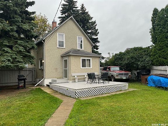 3rd image of 178 6th St E